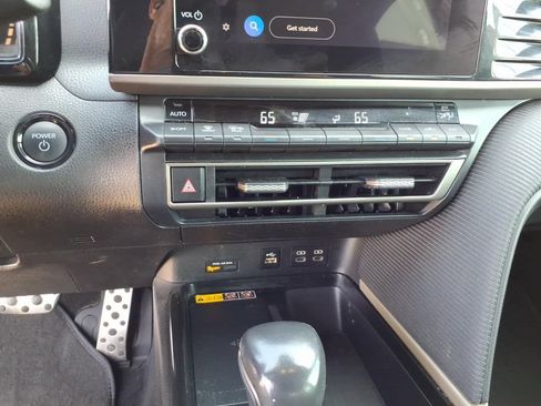 Used 2025 Toyota Camry SE w/ Convenience Package FWD image 13