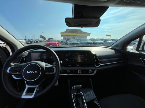 Used 2023 Kia Sportage LX image 34