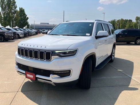 Certified 2022 Jeep Wagoneer Series II AWD/4WD image 3