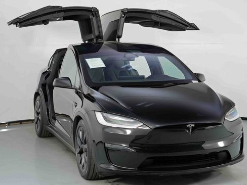 Used 2022 Tesla Model X image 55