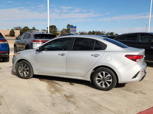 Used 2023 Kia Rio S w/ Technology Package image 4