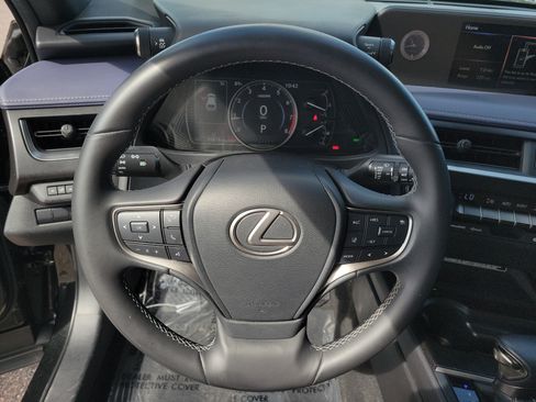 Used 2022 Lexus UX 200 w/ Accessory Package (Z2) FWD image 24