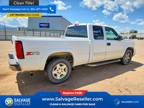 Used 2007 Chevrolet Silverado 1500 LT w/ Extended Cab Value Package AWD/4WD image 4