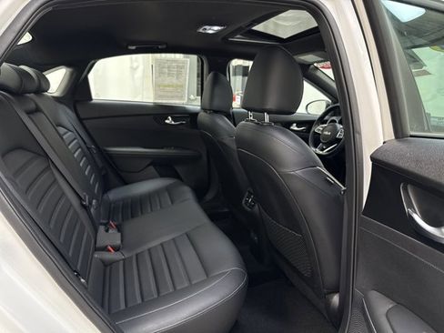 Used 2024 Kia Forte GT-Line w/ GT-Line Premium Package image 30