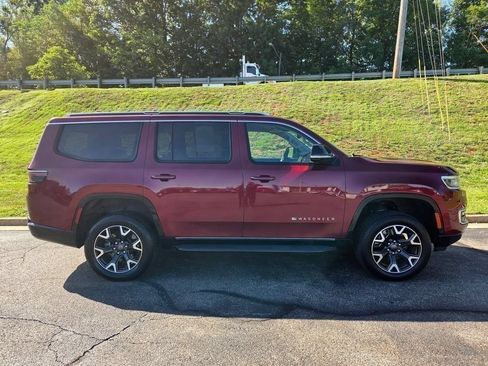 Used 2024 Jeep Wagoneer Series III AWD/4WD image 2
