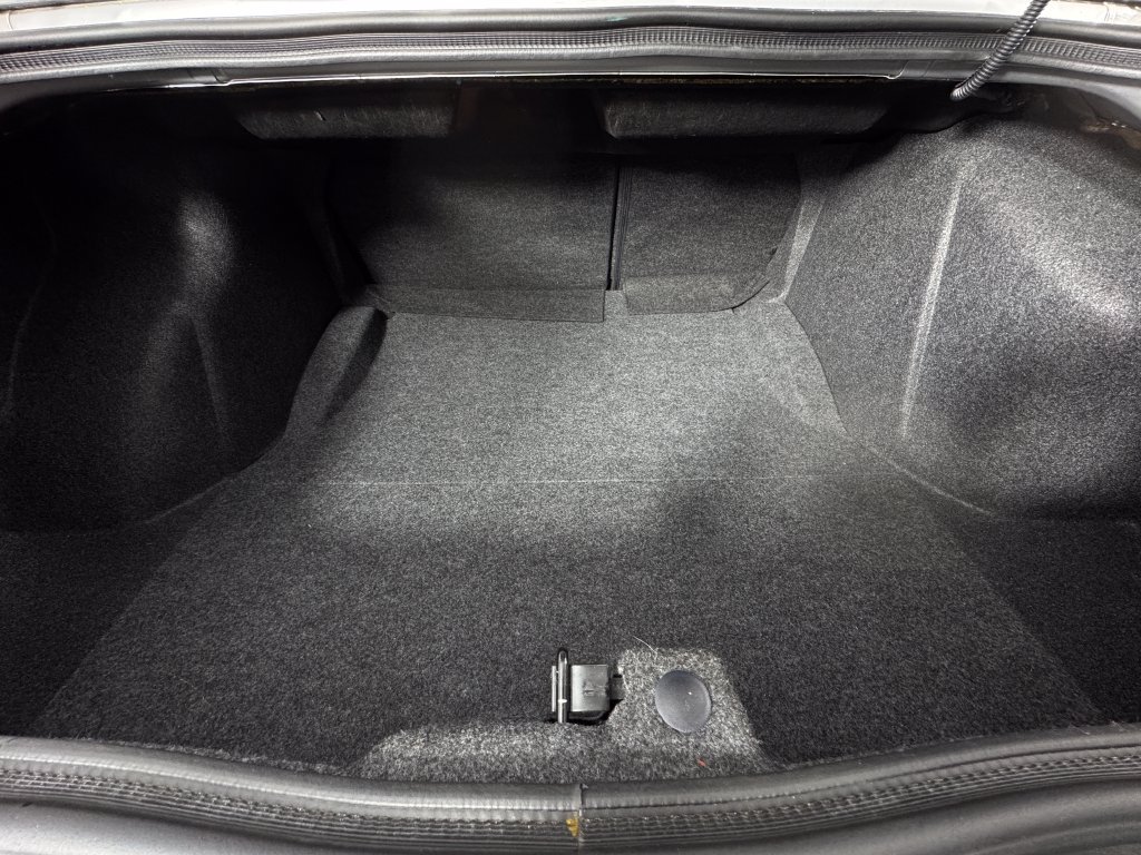 Used 2010 Dodge Challenger SE RWD image 8