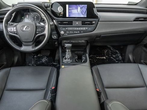 Used 2025 Lexus ES 300h w/ Premium Package image 6