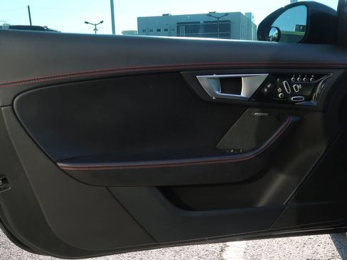 Used 2016 Jaguar F-TYPE R image 39