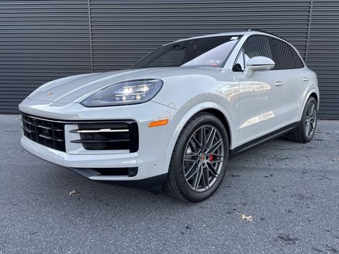 New 2026 Porsche Cayenne S image 1