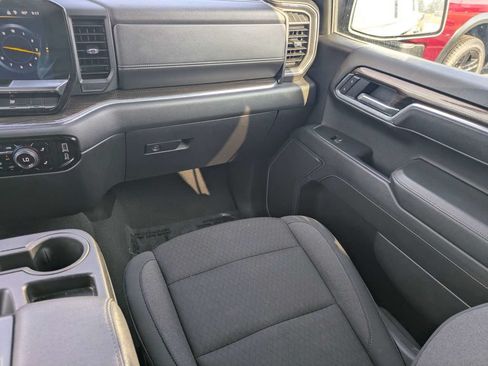 Used 2025 Chevrolet Silverado 1500 LT RWD image 17
