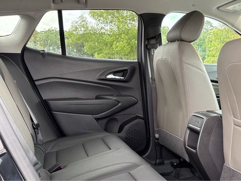 Used 2025 Chevrolet Trax ACTIV w/ Driver Confidence Package FWD image 8