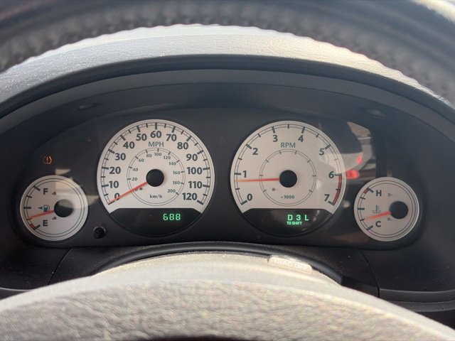 Used 2005 Chrysler Town & Country Touring FWD image 32