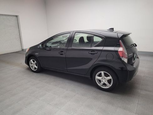 Used 2015 Toyota Prius C One image 3