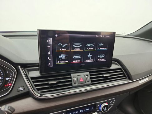 Used 2023 Audi Q5 2.0T Premium w/ Convenience Package AWD/4WD image 14