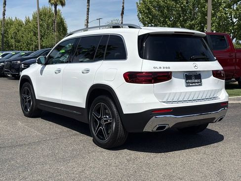 New 2026 Mercedes-Benz GLB 250 image 8