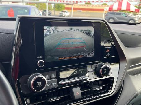 Certified 2024 Toyota Highlander LE image 28