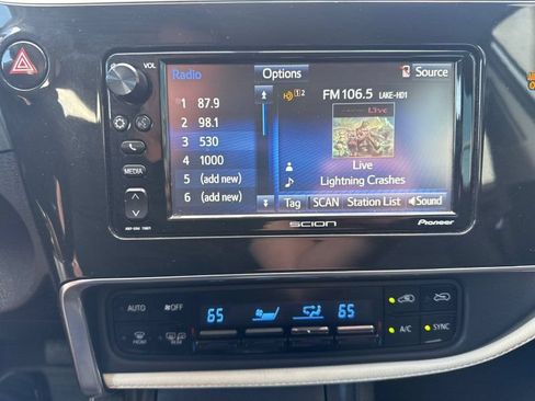 Used 2016 Scion iM FWD image 26