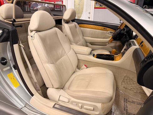 Used 2004 Lexus SC 430 Convertible RWD image 21
