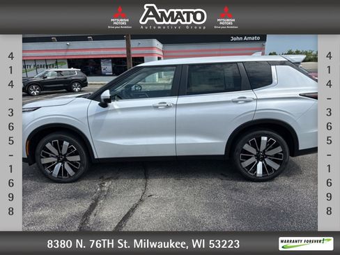 New 2025 Mitsubishi Outlander SE image 9