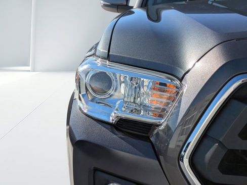 Used 2022 Toyota Tacoma SR5 image 8