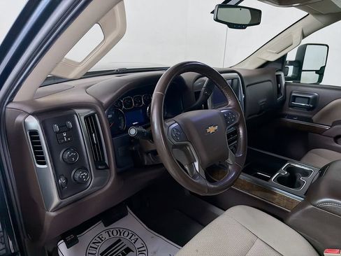 Used 2019 Chevrolet Silverado 2500 LT w/ LT Convenience Package AWD/4WD image 10