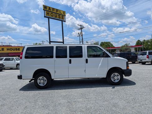 Used 2011 Chevrolet Express 2500 LS RWD image 5