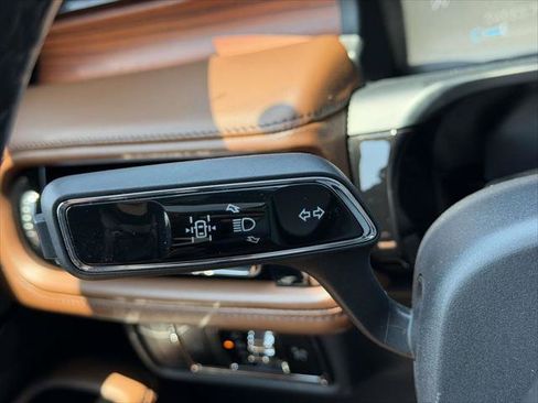 Used 2024 Lincoln Aviator Reserve w/ Elements Package Plus AWD/4WD image 24