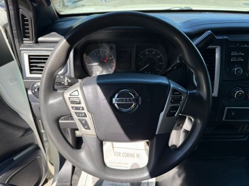 Used 2017 Nissan Titan S image 27