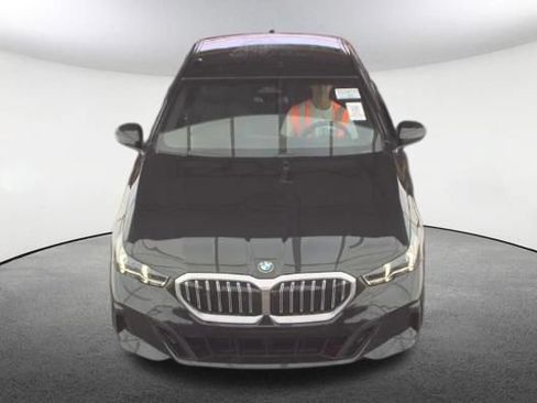 Used 2026 BMW 530i xDrive AWD/4WD image 2