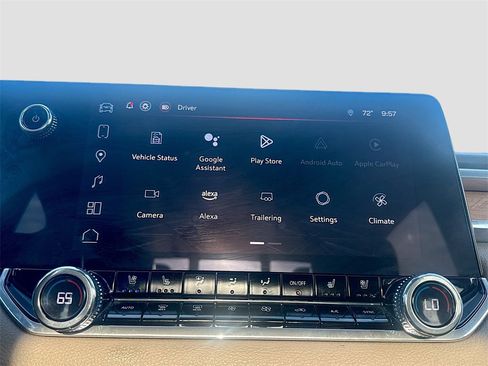 Used 2023 GMC Canyon Denali image 21