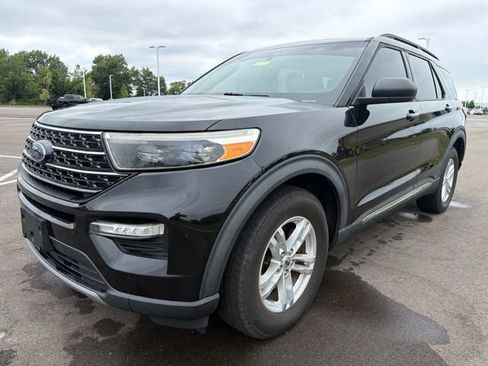 Used 2020 Ford Explorer XLT w/ Equipment Group 202A AWD/4WD image 2