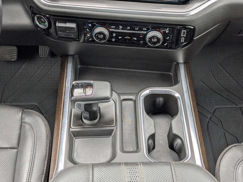 Used 2024 Chevrolet Silverado 1500 High Country w/ High Country Premium Package AWD/4WD image 19