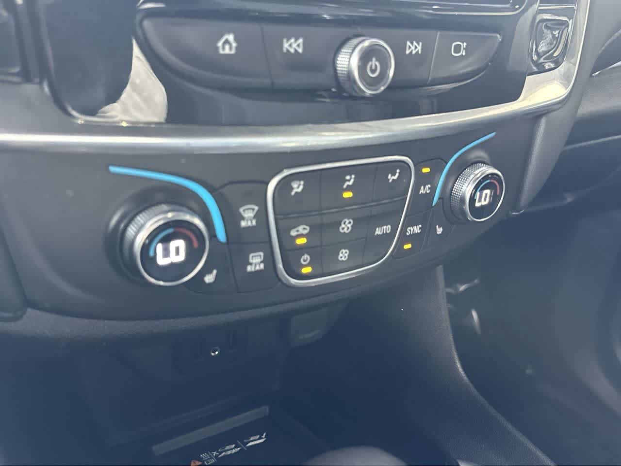 Used 2023 Chevrolet Traverse LT FWD image 20