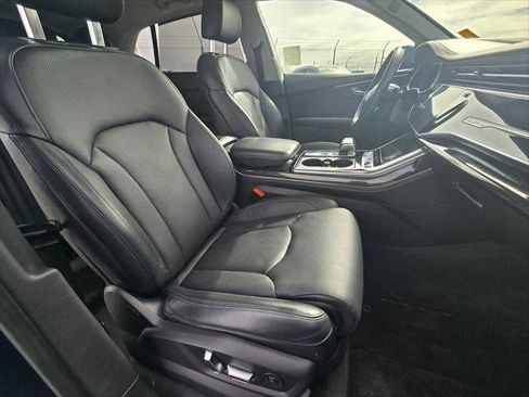 Used 2019 Audi Q8 Prestige w/ Luxury Package image 11