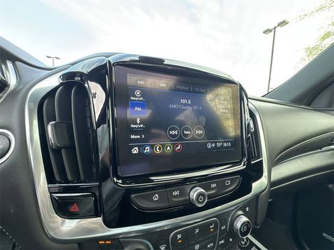 Used 2024 Chevrolet Traverse Premier image 16
