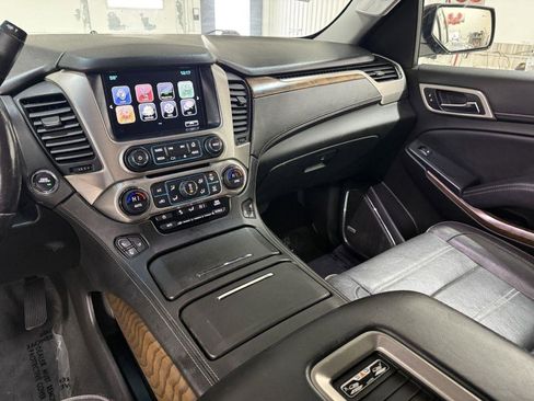 Used 2019 GMC Yukon XL Denali AWD/4WD image 17