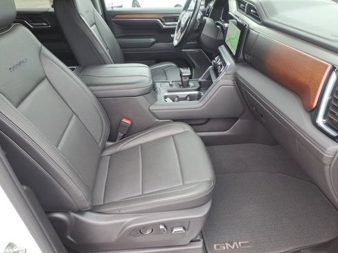 Used 2024 GMC Sierra 1500 Denali w/ Technology Package image 15