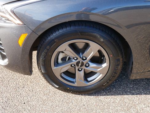 Used 2023 Kia K5 LXS image 15