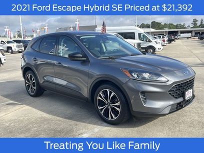 Used 2021 Ford Escape SE w/ SE Sport Appearance Package