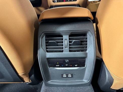 Used 2026 BMW 330i Sedan w/ M Sport Package image 28