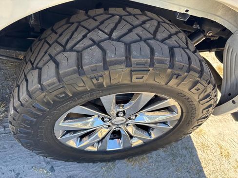 Used 2015 Ford F150 Lariat w/ Equipment Group 502A Luxury image 9