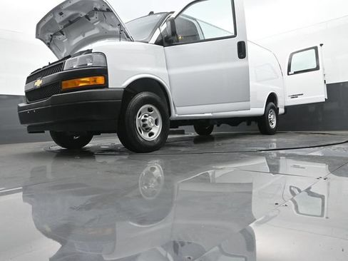 Used 2023 Chevrolet Express 2500 Extended RWD image 25