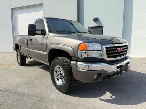 Used 2004 GMC Sierra 2500 SLE w/ Heavy-Duty Power Package AWD/4WD image 10
