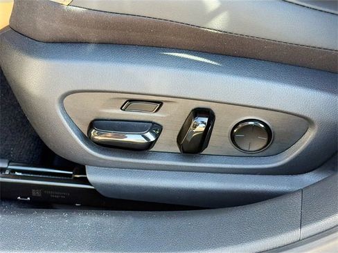 New 2025 Lexus ES 350 Ultra Luxury image 24