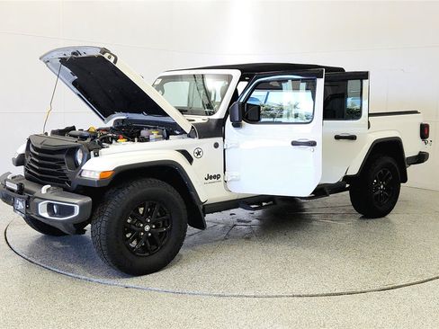 Used 2022 Jeep Gladiator Sport AWD/4WD image 10