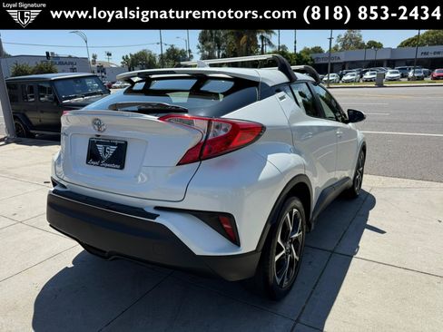 Used 2018 Toyota C-HR XLE FWD image 7