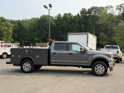 Used 2022 Ford F250 XLT w/ XLT Value Package AWD/4WD image 5