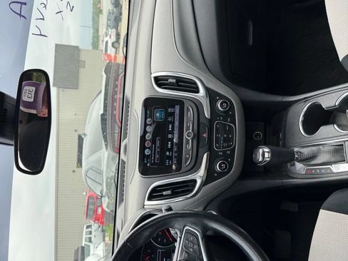 Used 2018 Chevrolet Equinox Premier AWD/4WD image 8