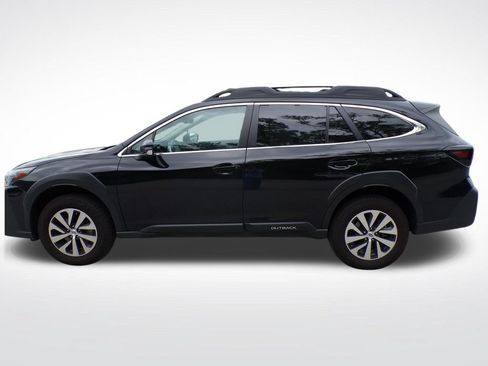 Used 2025 Subaru Outback Premium w/ Popular Package #1A AWD/4WD image 2