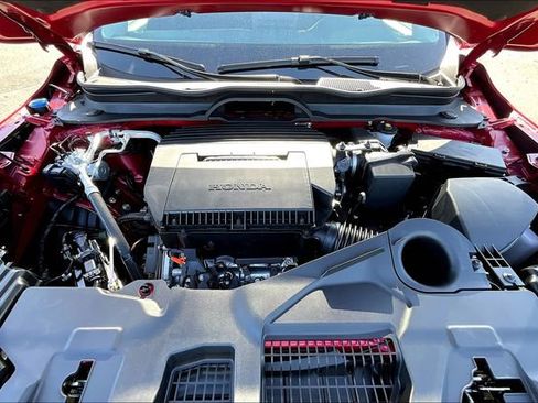 New 2025 Honda Pilot Touring image 13